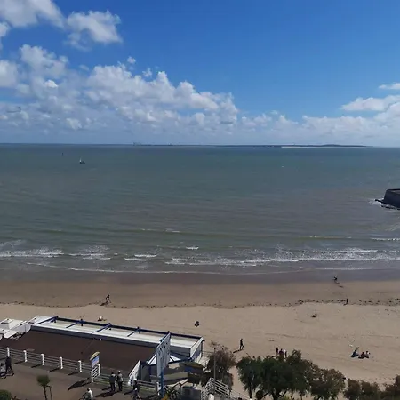 Pour 5 Personnes Avec Wifi Et Parking A - Fr-1-494-197 Royan